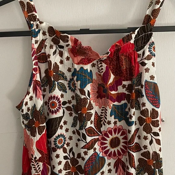 NWT🆕 brand new adorable semi- cropped dressy summer top!☀️ - Picture 3 of 6